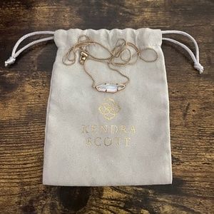 Kendra Scott necklace